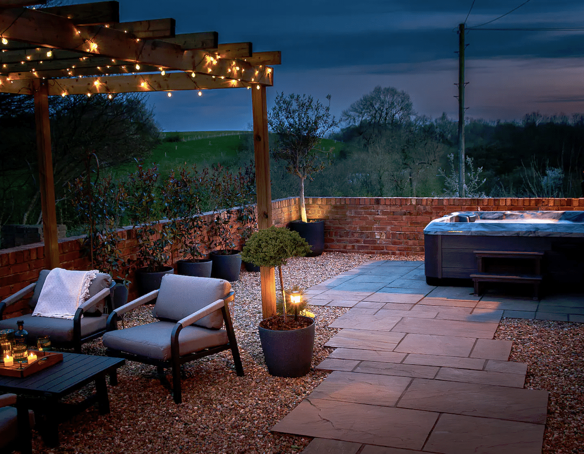 Set in the countryside, the lodge offers a rural escape surrounded by open fields and fresh air. It’s the perfect place to unwind, switch off, and enjoy life on the smallholding.