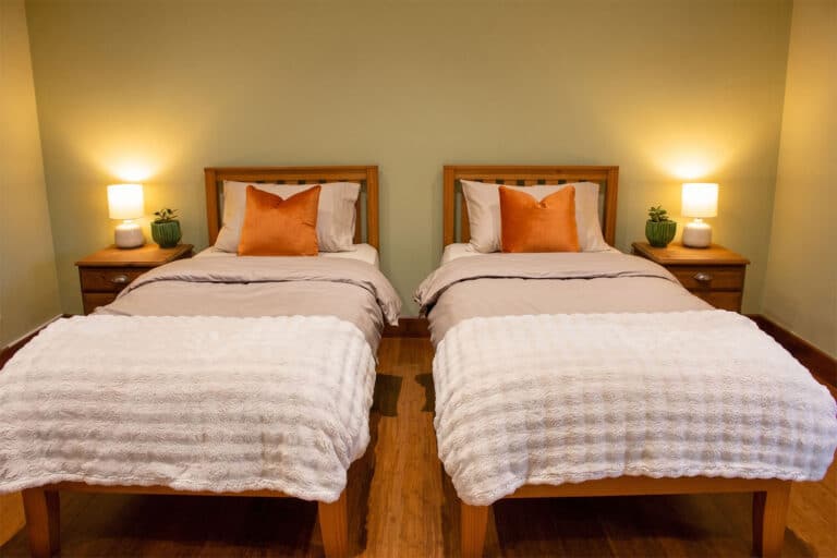 Twin beds in the second bedroom